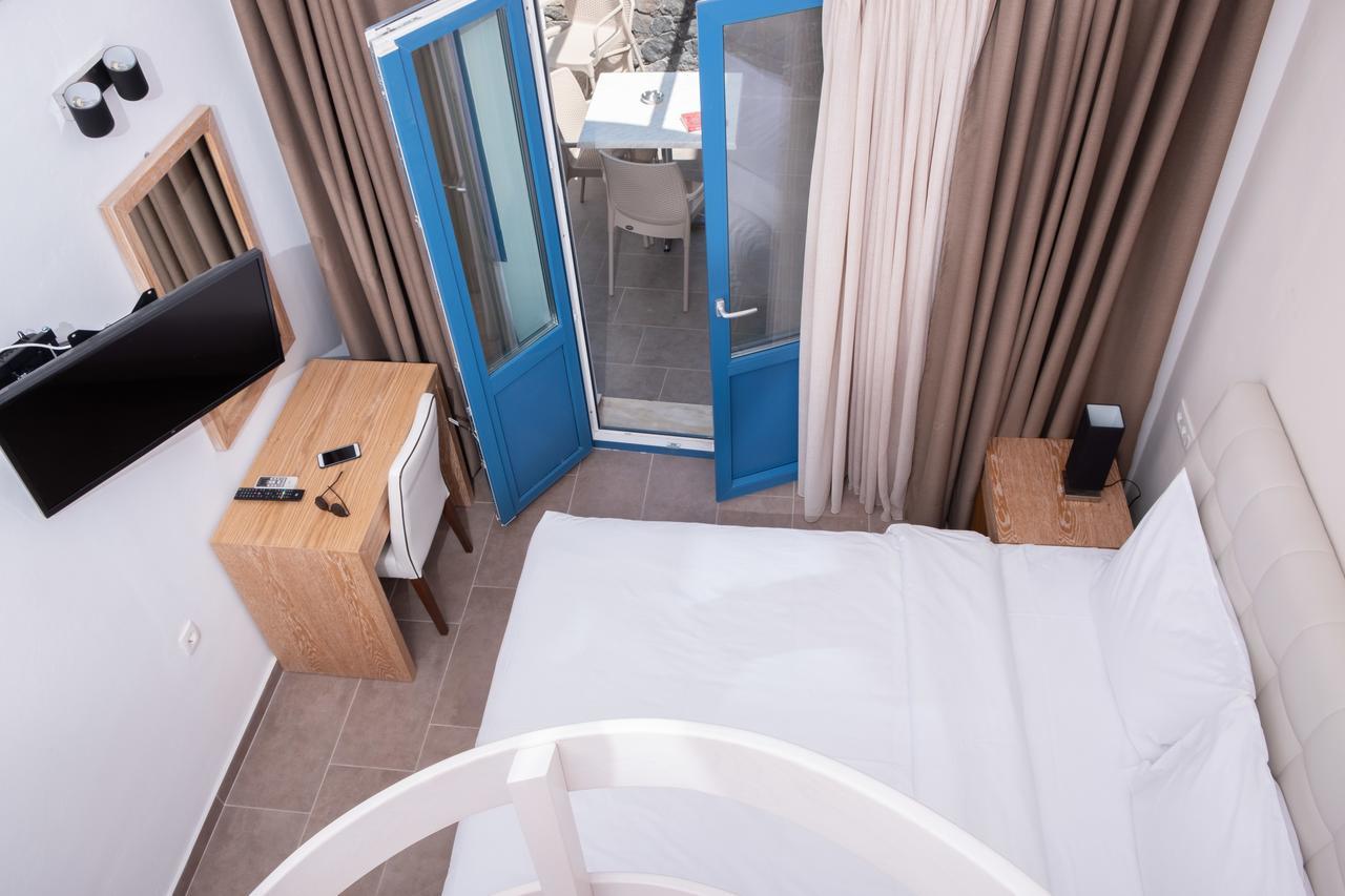 Tristhenia Aparthotel Perissa  Bagian luar foto