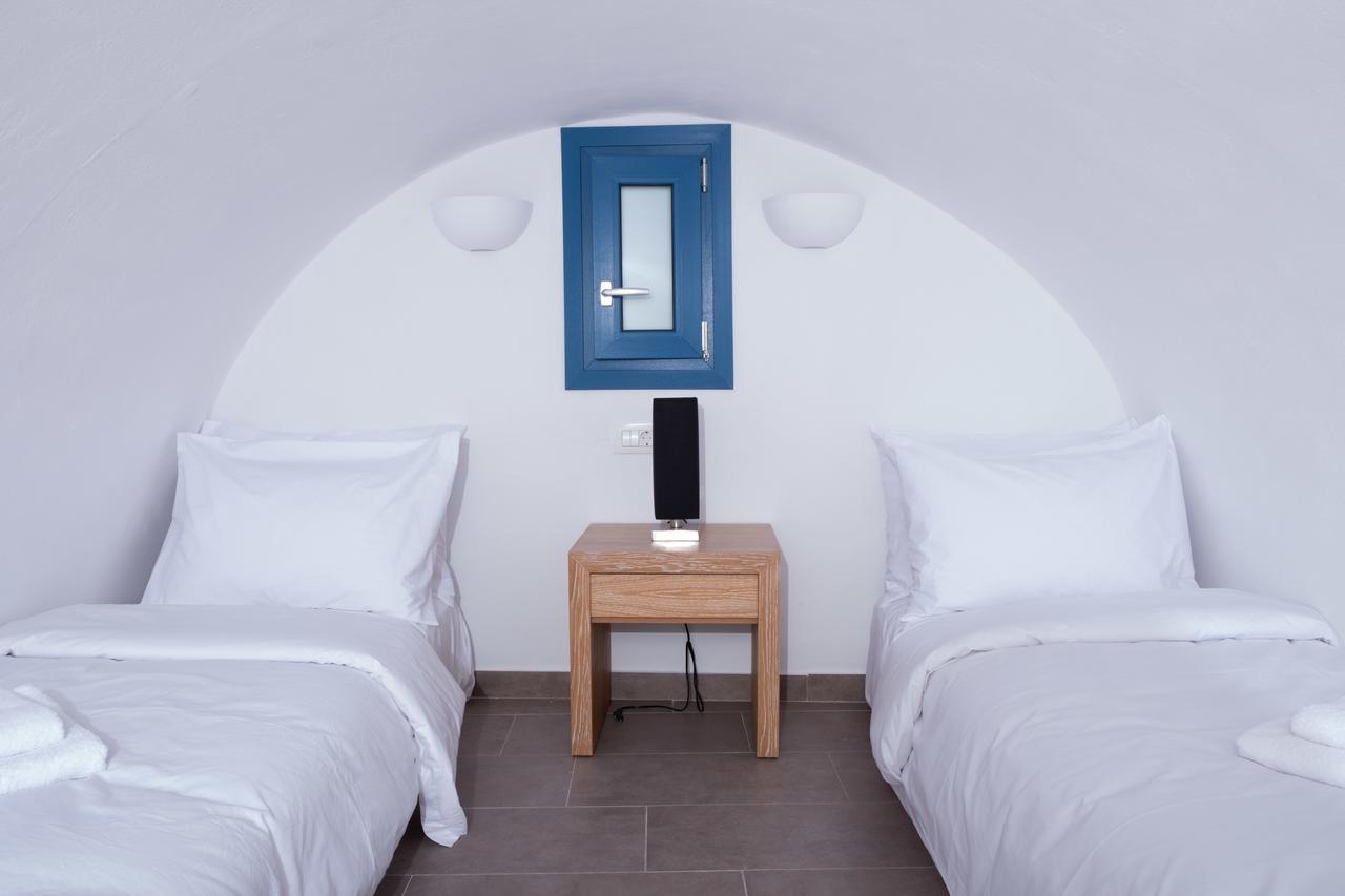 Tristhenia Aparthotel Perissa  Bagian luar foto