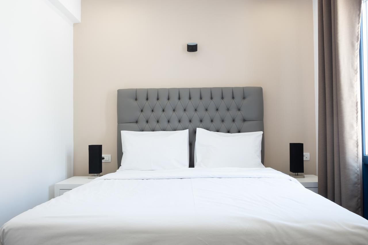Tristhenia Aparthotel Perissa  Bagian luar foto