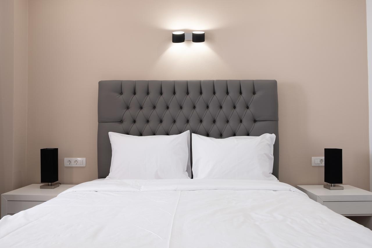 Tristhenia Aparthotel Perissa  Bagian luar foto