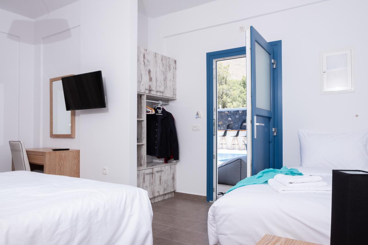 Tristhenia Aparthotel Perissa  Bagian luar foto