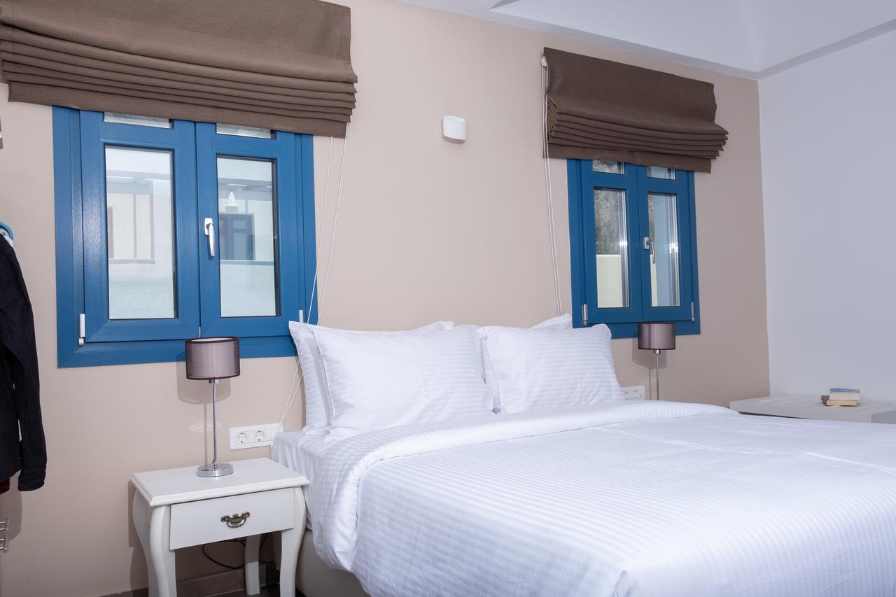 Tristhenia Aparthotel Perissa  Bagian luar foto