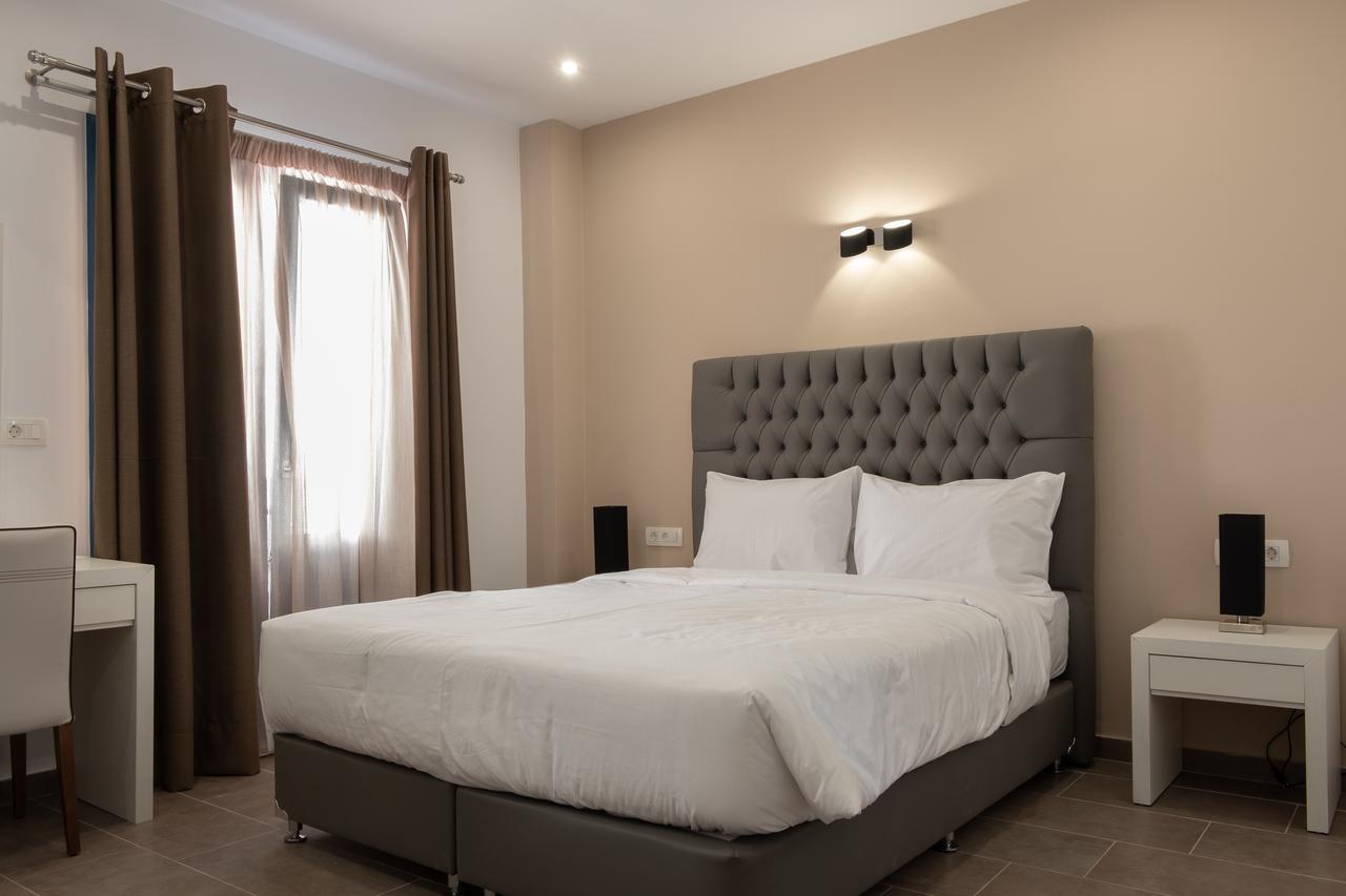 Tristhenia Aparthotel Perissa  Bagian luar foto