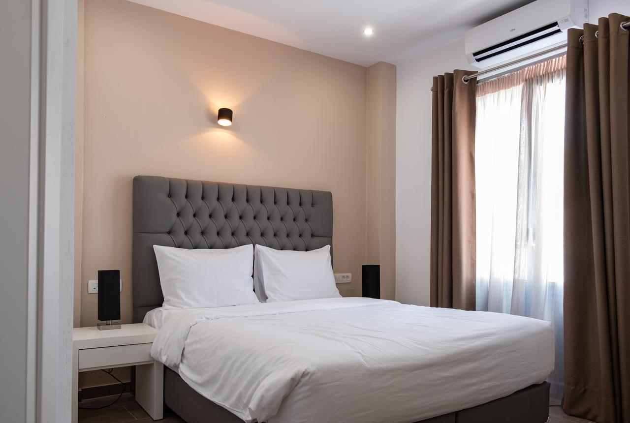 Tristhenia Aparthotel Perissa  Bagian luar foto