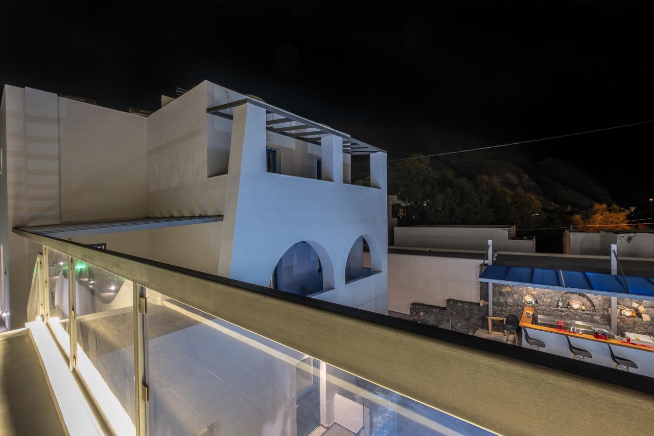 Tristhenia Aparthotel Perissa  Bagian luar foto