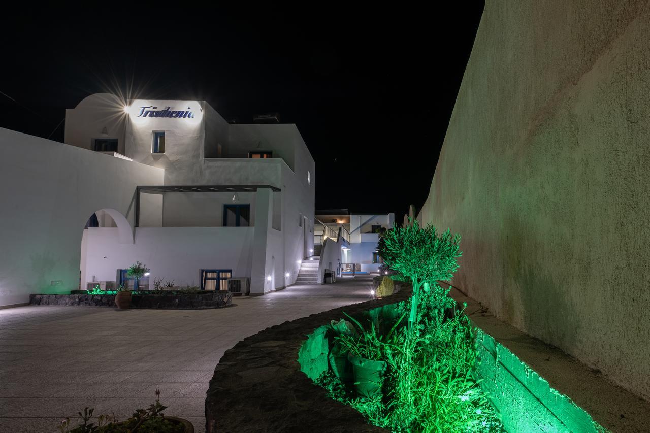 Tristhenia Aparthotel Perissa  Bagian luar foto
