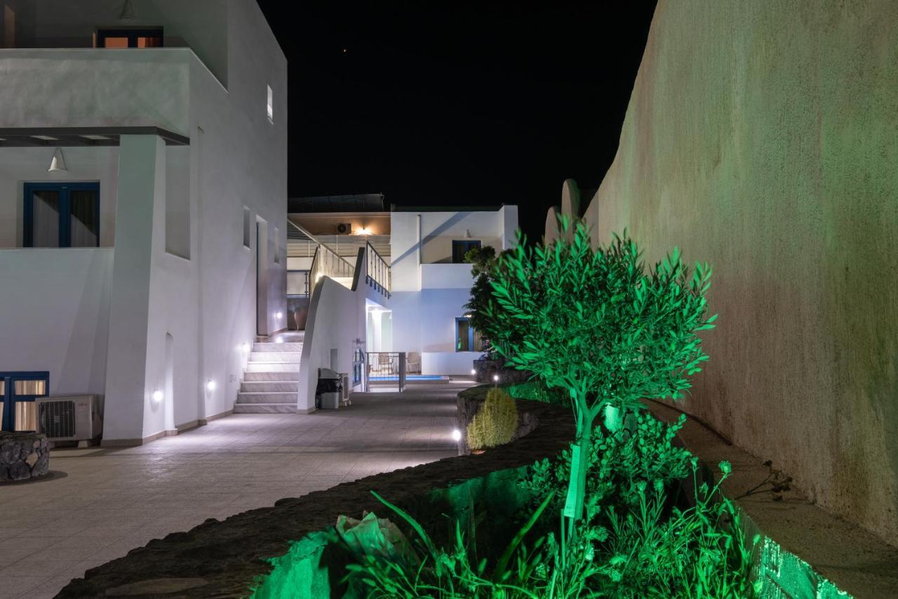 Tristhenia Aparthotel Perissa  Bagian luar foto