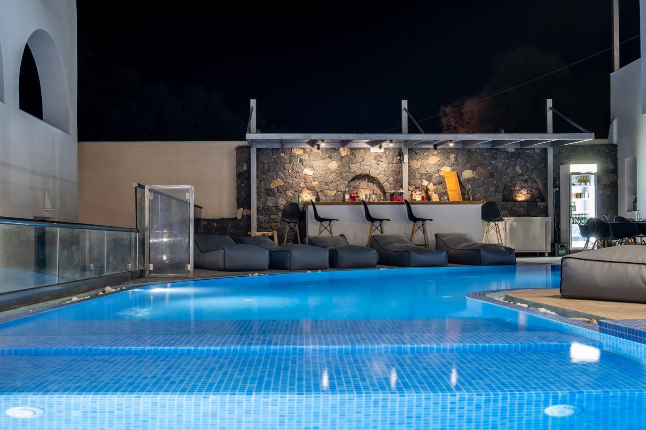 Tristhenia Aparthotel Perissa  Bagian luar foto