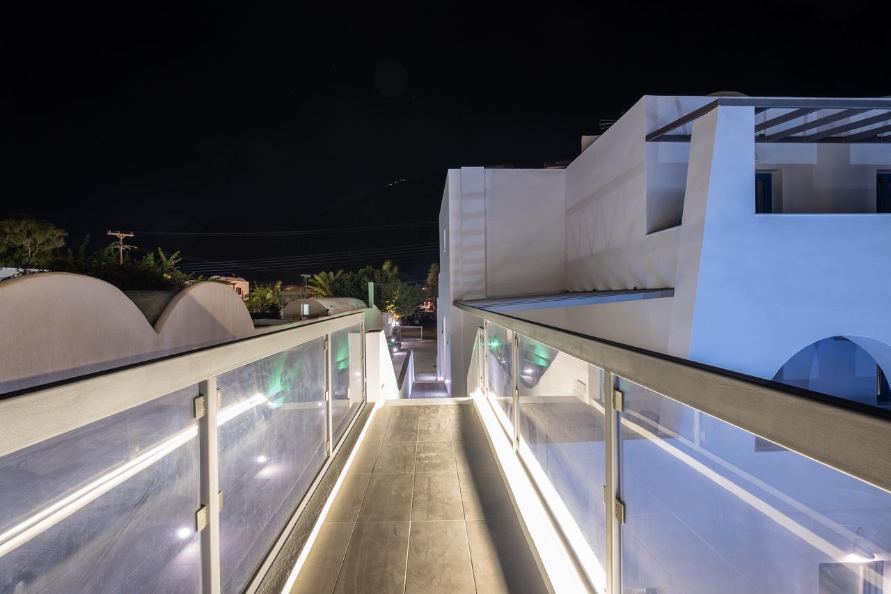 Tristhenia Aparthotel Perissa  Bagian luar foto
