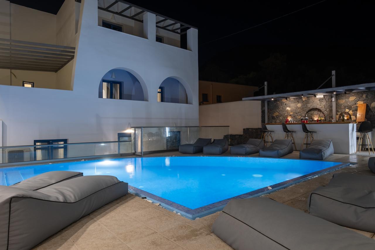Tristhenia Aparthotel Perissa  Bagian luar foto