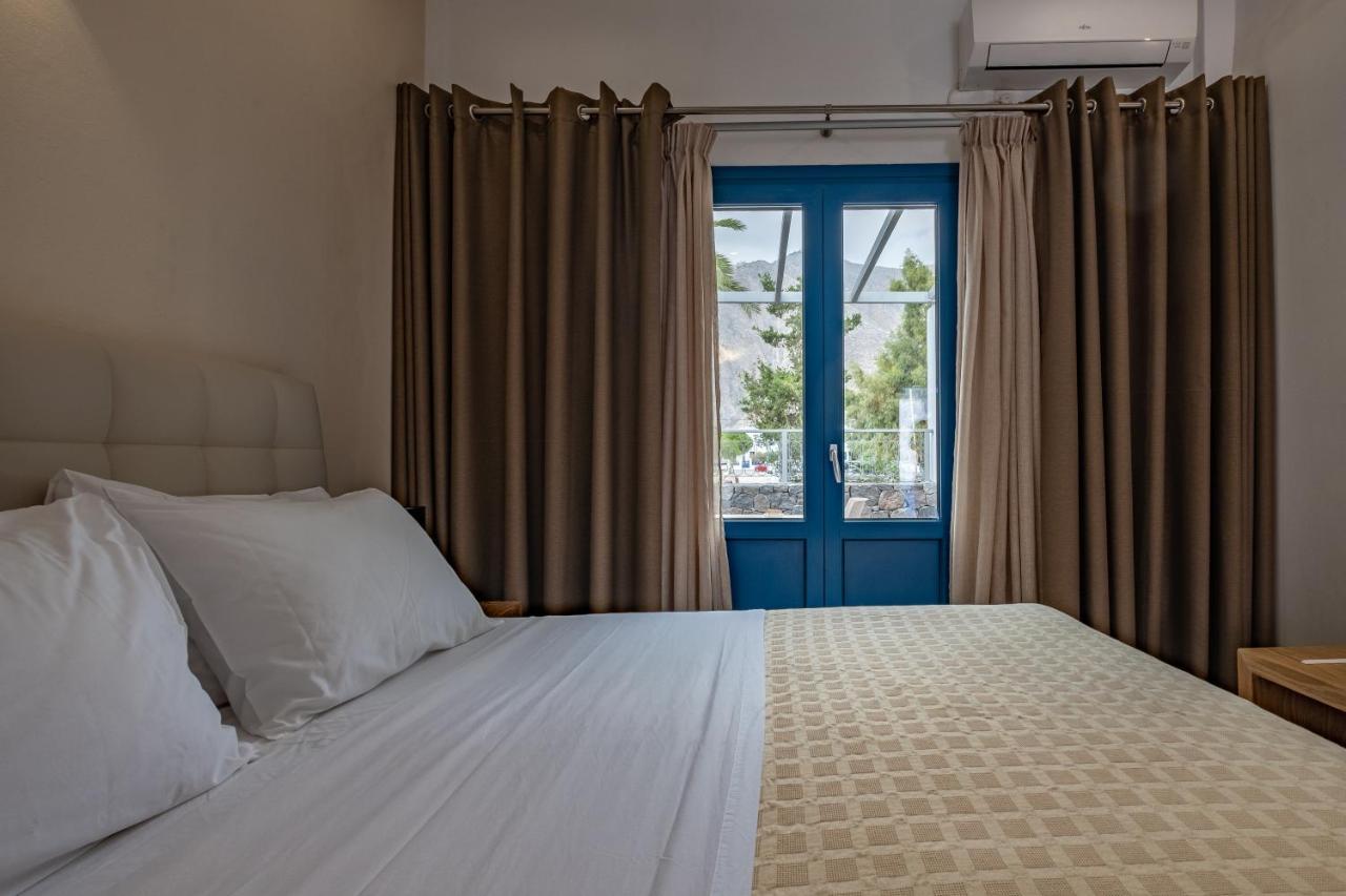 Tristhenia Aparthotel Perissa  Bagian luar foto