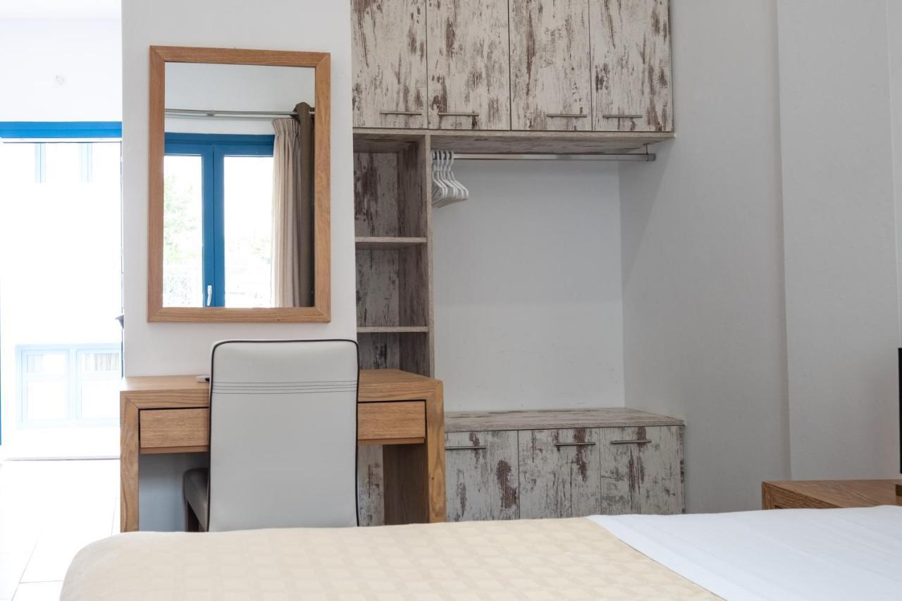 Tristhenia Aparthotel Perissa  Bagian luar foto