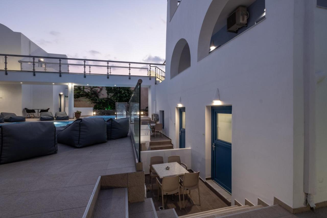 Tristhenia Aparthotel Perissa  Bagian luar foto