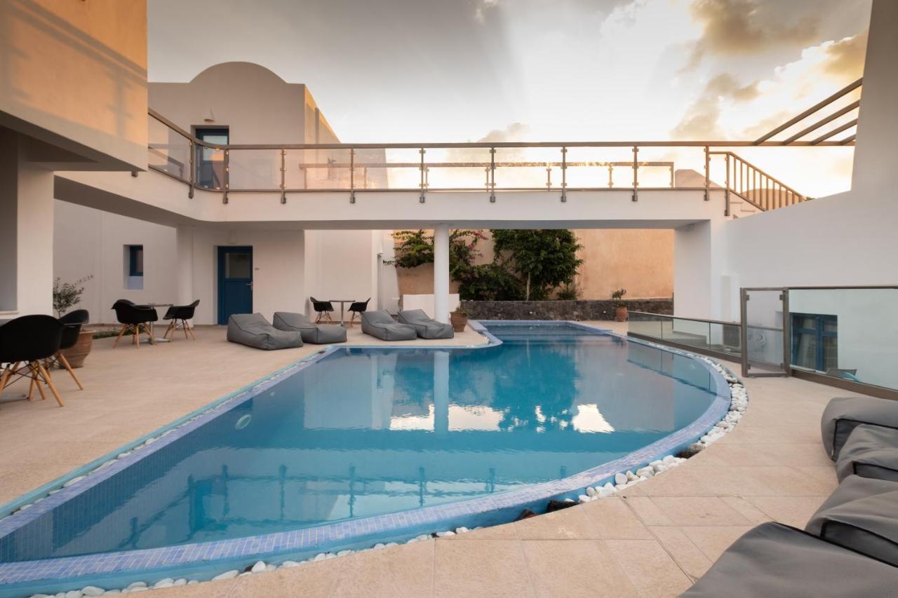 Tristhenia Aparthotel Perissa  Bagian luar foto