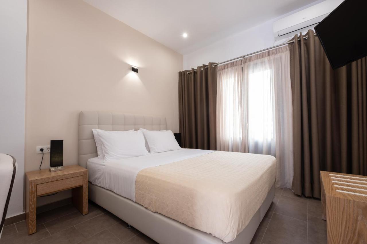 Tristhenia Aparthotel Perissa  Bagian luar foto