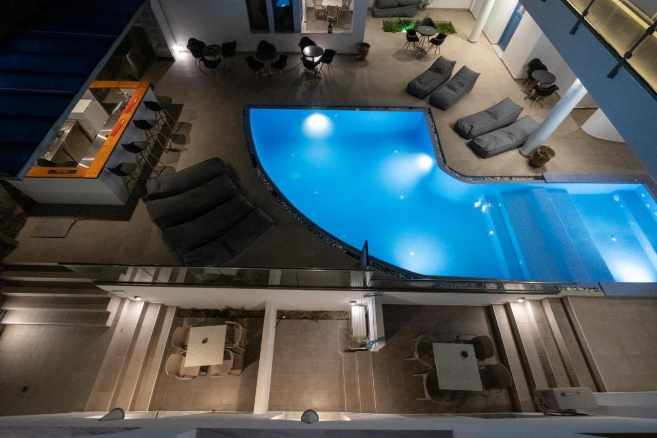 Tristhenia Aparthotel Perissa  Bagian luar foto