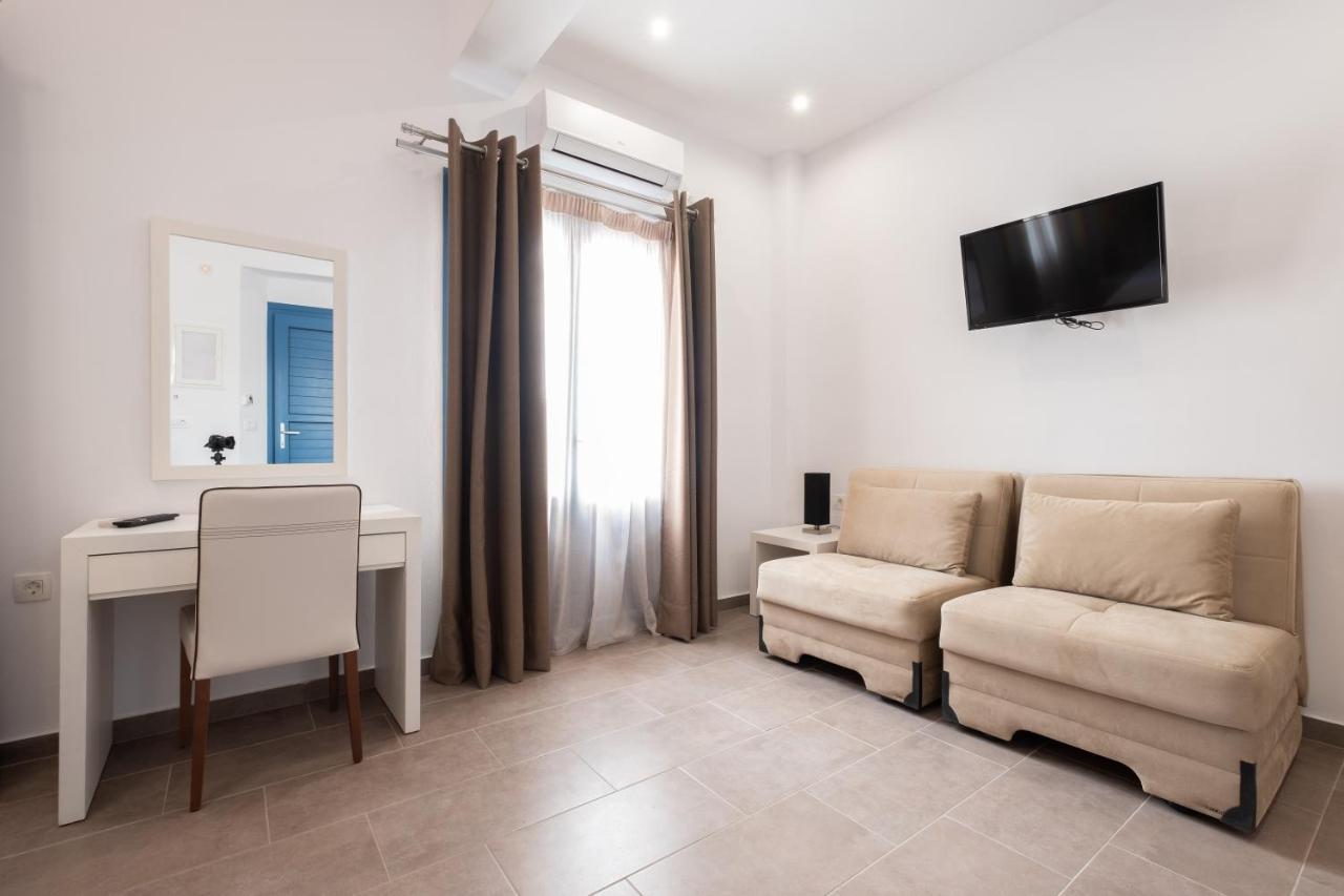 Tristhenia Aparthotel Perissa  Bagian luar foto